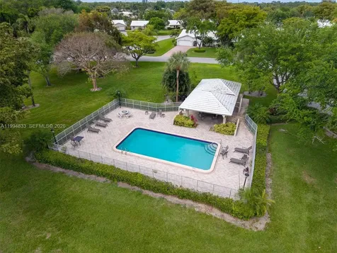 5669 Pinecrest Circle Boca Raton FL 33433