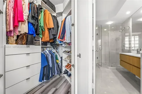 808 Brickell Key Drive Miami FL 33131