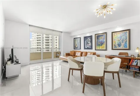 808 Brickell Key Drive Miami FL 33131
