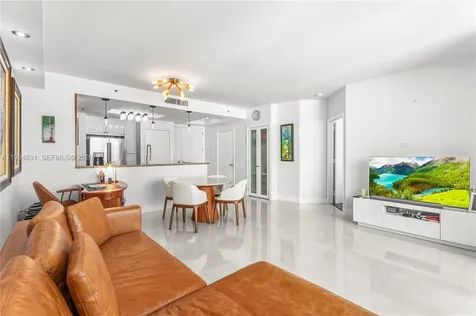 808 Brickell Key Drive Miami FL 33131