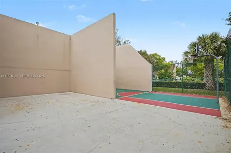 1731 NW 96th Terrace Pembroke Pines FL 33024