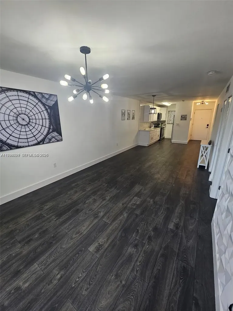 6055 W 19th Hialeah FL 33012