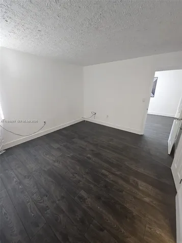 6055 W 19th Hialeah FL 33012
