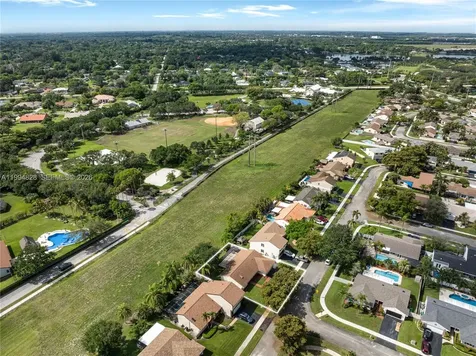 1110 Cedar Creek Way Davie FL 33325