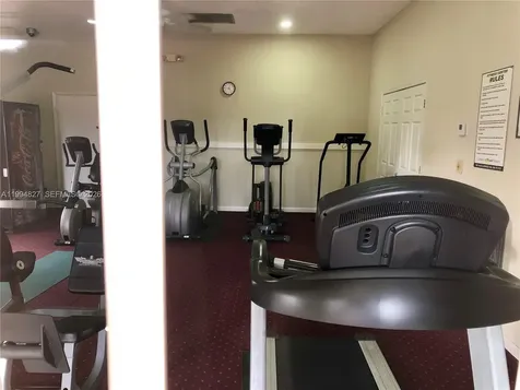 5530 N Lakewood Circle N Margate FL 33063