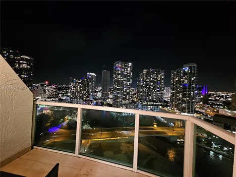 41 SE 5th Street Miami FL 33131