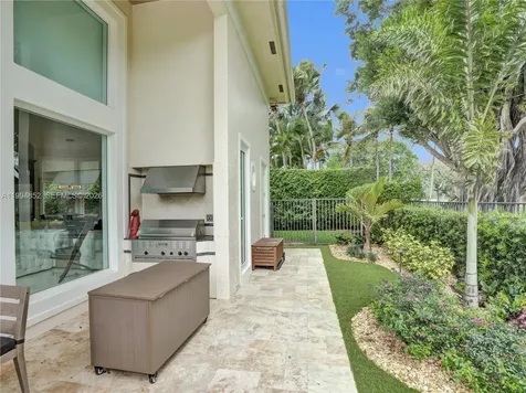 2512 Princeton Court Weston FL 33327