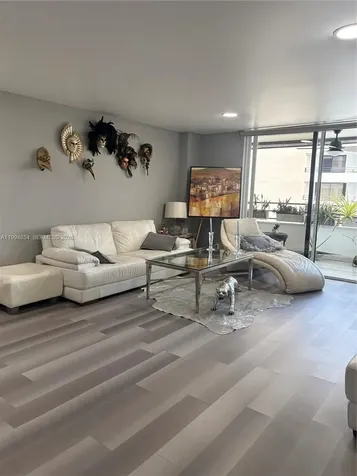 Hallandale Beach FL 33009