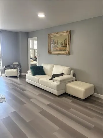Hallandale Beach FL 33009