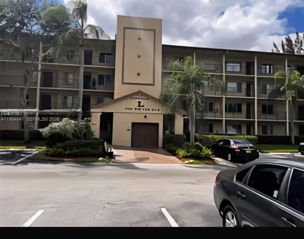 900 SW 142nd Avenue Pembroke Pines FL 33027