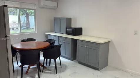 1261 NE 209th Terrace Miami FL 33179