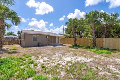 1660 W 26th Street Riviera Beach FL 33404
