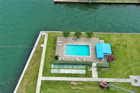 1700 NE 105th Miami Shores FL 33138