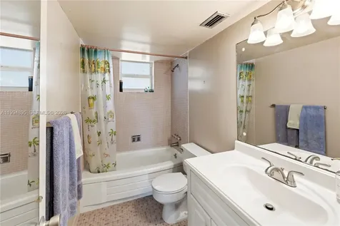 4025 N Federal Highway Oakland Park FL 33308
