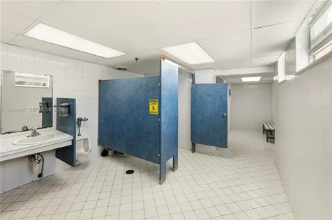 4025 N Federal Highway Oakland Park FL 33308