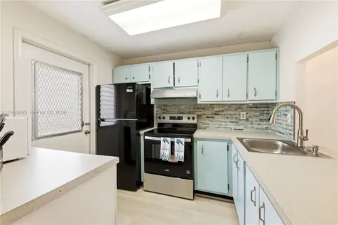 4025 N Federal Highway Oakland Park FL 33308