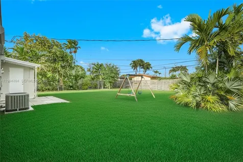 5401 SW 97th Court Miami FL 33165