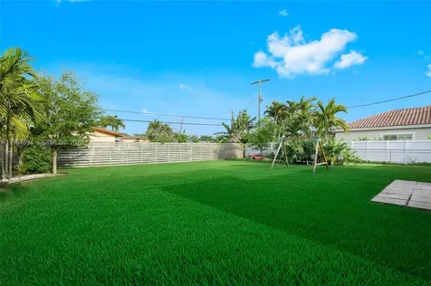 5401 SW 97th Court Miami FL 33165