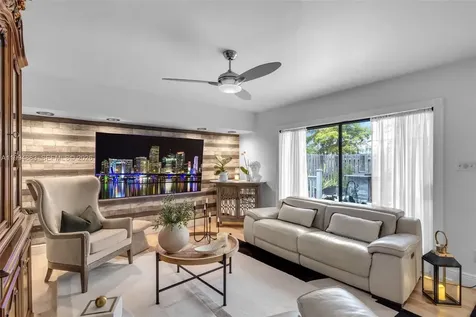 8106 SW 23rd Street North Lauderdale FL 33068