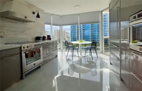 17555 Collins Avenue Sunny Isles Beach FL 33160