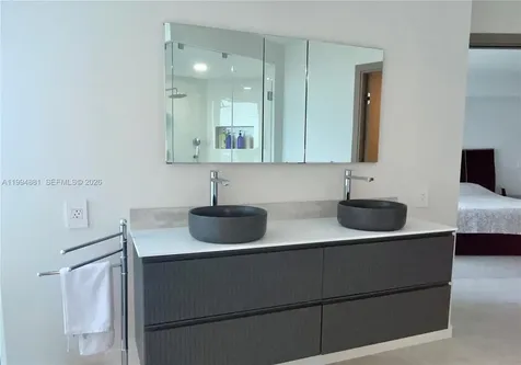 17555 Collins Avenue Sunny Isles Beach FL 33160