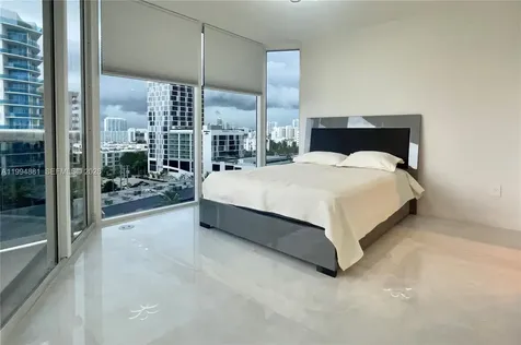 17555 Collins Avenue Sunny Isles Beach FL 33160