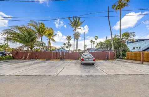 1610 N Dixie Highway Hollywood FL 33020