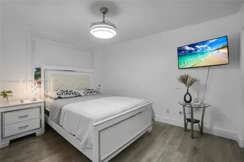 612 SW 179th Avenue Pembroke Pines FL 33029