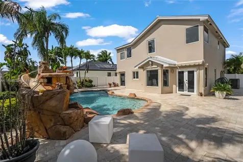 612 SW 179th Avenue Pembroke Pines FL 33029
