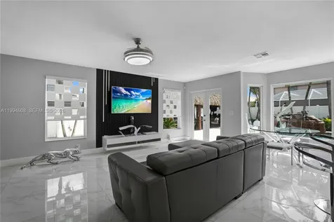 612 SW 179th Avenue Pembroke Pines FL 33029