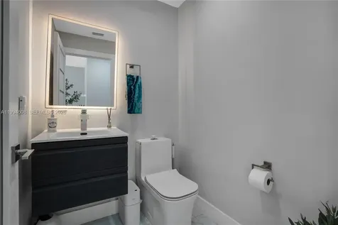 612 SW 179th Avenue Pembroke Pines FL 33029