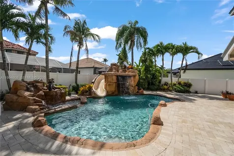 612 SW 179th Avenue Pembroke Pines FL 33029