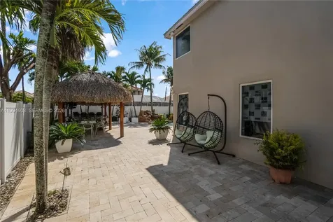 612 SW 179th Avenue Pembroke Pines FL 33029