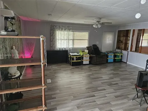 5210 SW 35 Court Davie FL 33314