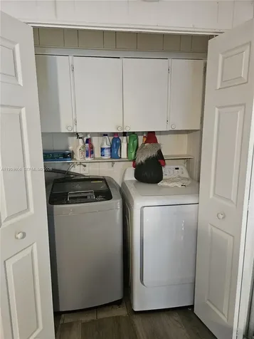 5210 SW 35 Court Davie FL 33314