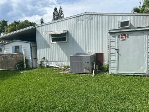 5210 SW 35 Court Davie FL 33314