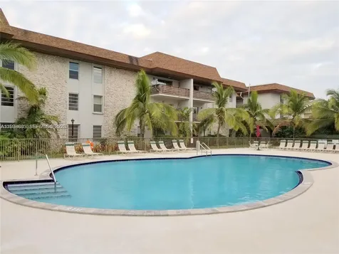 7483 SW 82nd Street Miami FL 33143