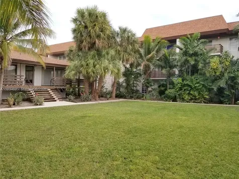 7483 SW 82nd Street Miami FL 33143