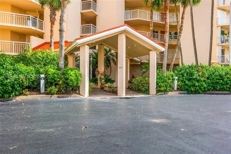 3870 N Highway A1a Hutchinson Island FL 34949