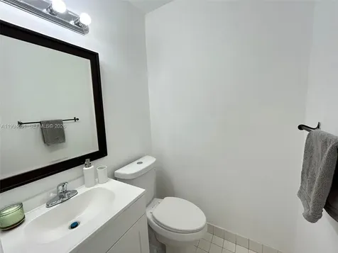6255 Kendale Lakes Creek Miami FL 33183