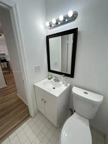 6255 Kendale Lakes Creek Miami FL 33183