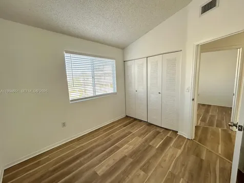 6255 Kendale Lakes Creek Miami FL 33183