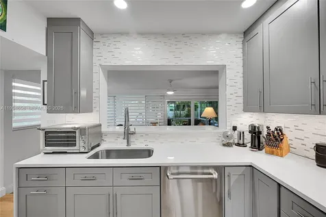 1431 S Ocean Boulevard #85 Lauderdale By The Sea FL 33062