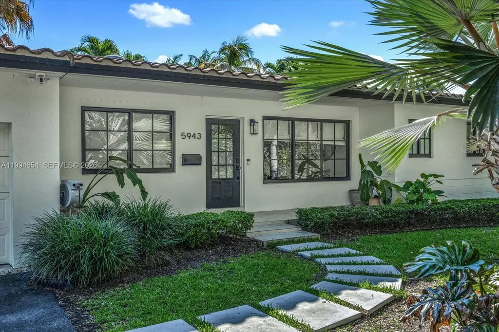 5943 SW 65th Avenue South Miami FL 33143