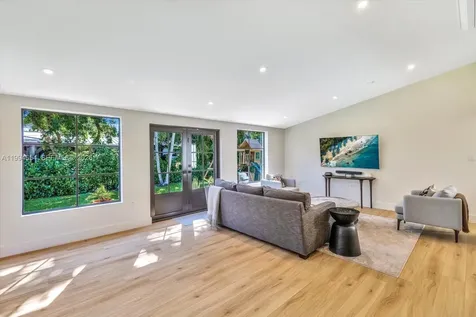 5943 SW 65th Avenue South Miami FL 33143