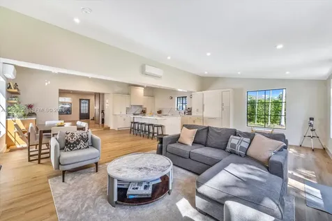 5943 SW 65th Avenue South Miami FL 33143