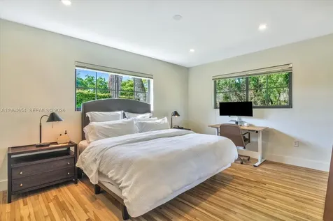 5943 SW 65th Avenue South Miami FL 33143