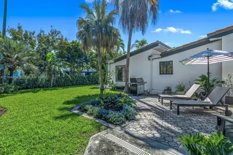 5943 SW 65th Avenue South Miami FL 33143