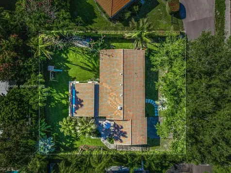 5943 SW 65th Avenue South Miami FL 33143