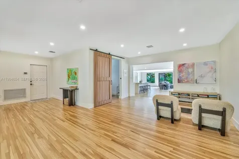 5943 SW 65th Avenue South Miami FL 33143